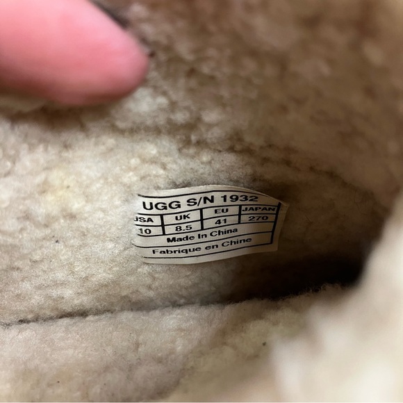 UGG caspia 1932 black leather boots Sherpa lined lace up women’s size 10 winter - Picture 7 of 9